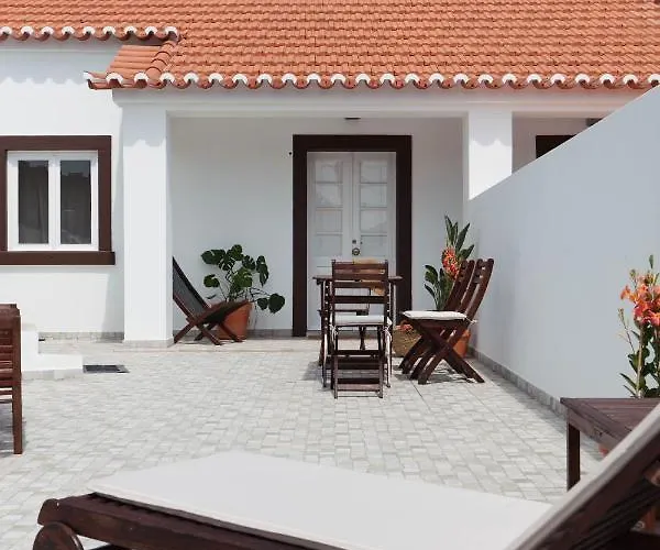 Azenhas Do Mar Roadside House