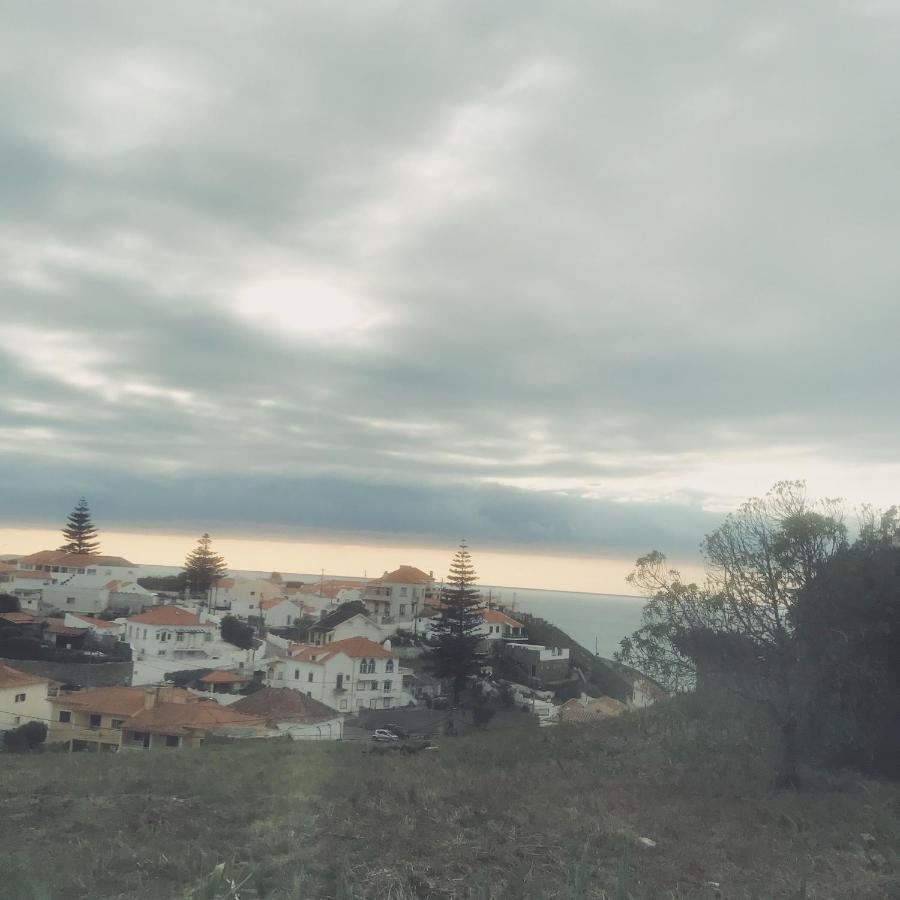 Azenhas Do Mar Roadside House Holiday home