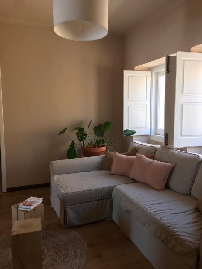 Azenhas Do Mar Roadside House Holiday home