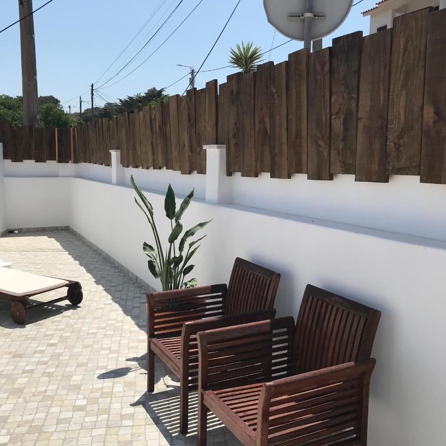 Azenhas Do Mar Roadside House