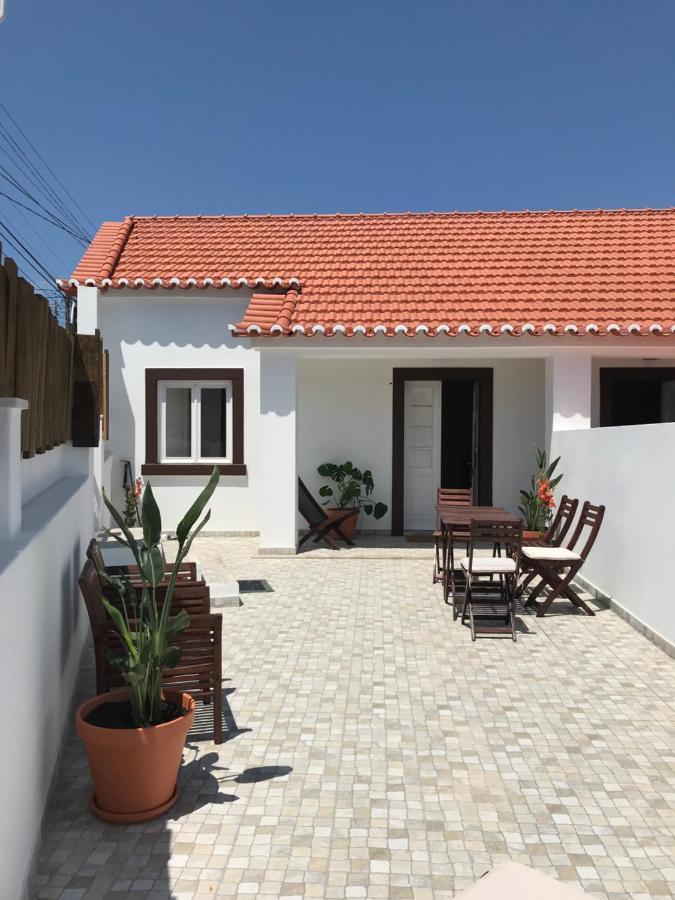 Azenhas Do Mar Roadside House Holiday home