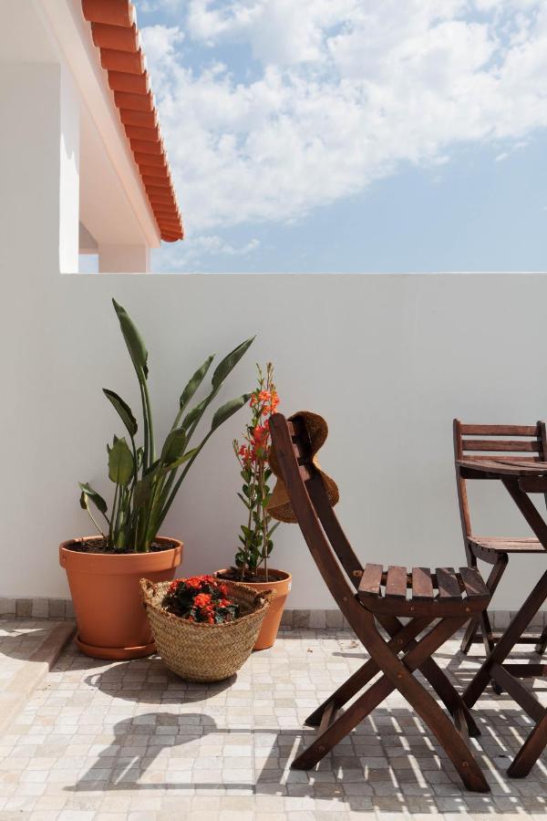 Azenhas Do Mar Roadside House * Colares
