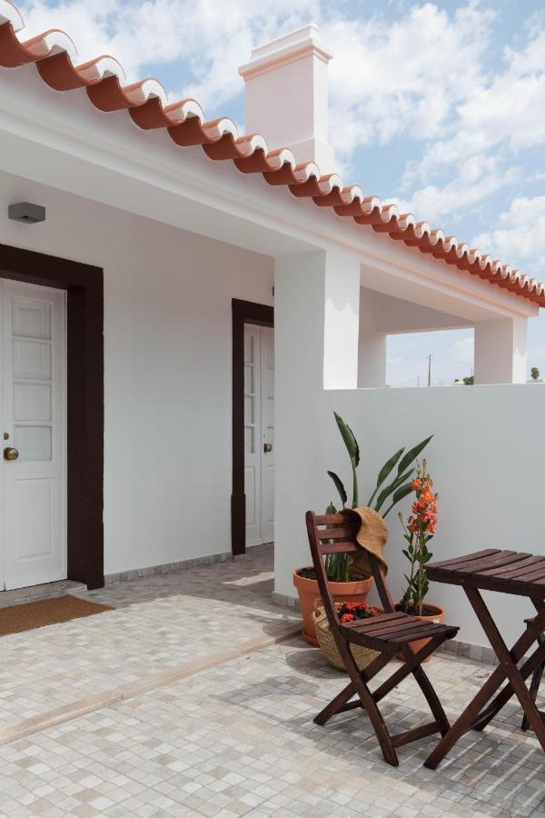 Azenhas Do Mar Roadside House Colares