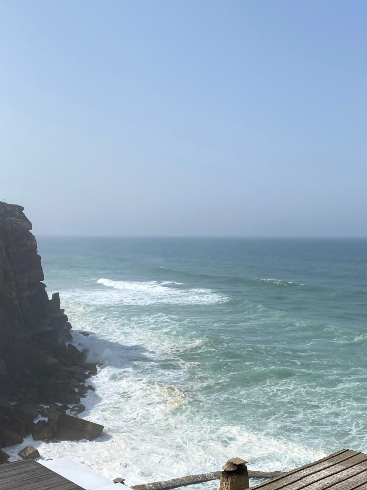 Azenhas Do Mar Roadside House Holiday home Colares